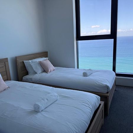 Surfers Paradise New Beachfront Apartments غولد كوست المظهر الخارجي الصورة
