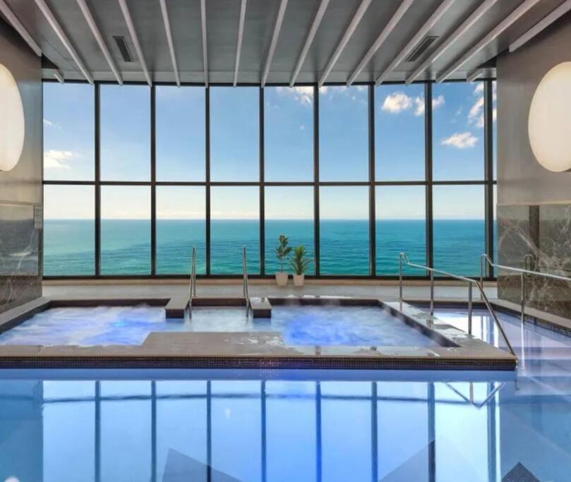 Surfers Paradise New Beachfront Apartments غولد كوست المظهر الخارجي الصورة