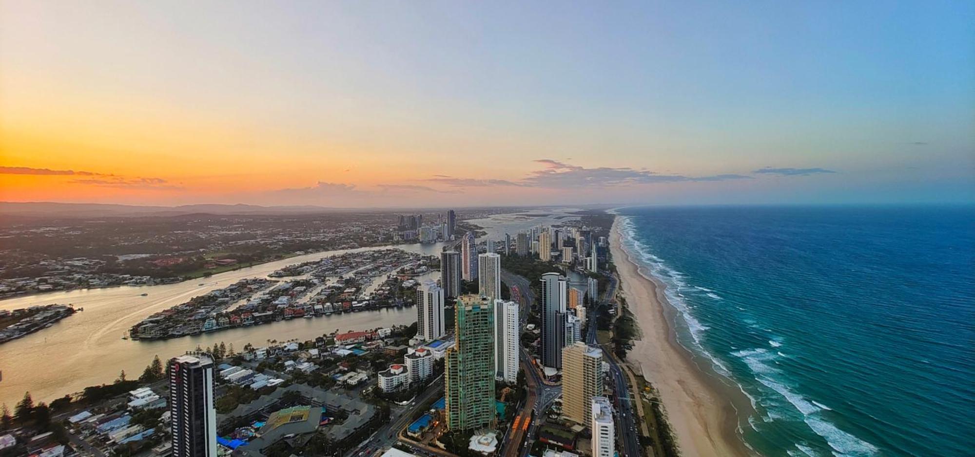 Surfers Paradise New Beachfront Apartments غولد كوست المظهر الخارجي الصورة