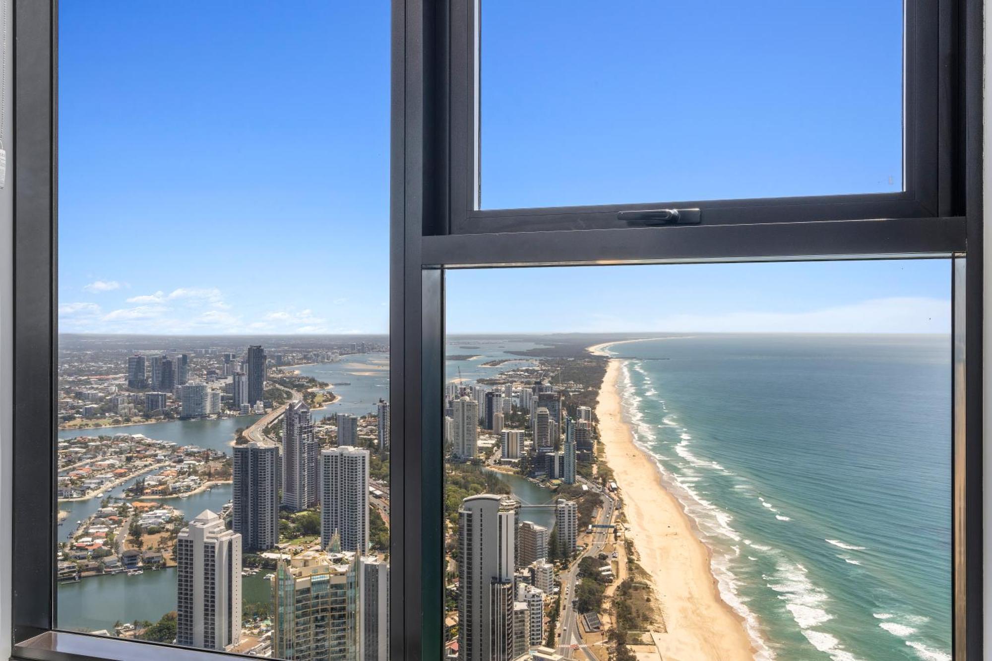 Surfers Paradise New Beachfront Apartments غولد كوست المظهر الخارجي الصورة