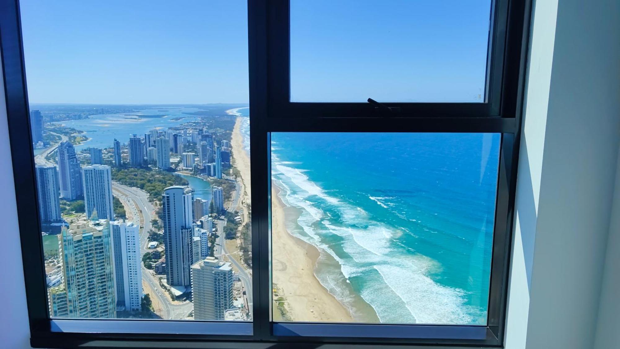 Surfers Paradise New Beachfront Apartments غولد كوست المظهر الخارجي الصورة