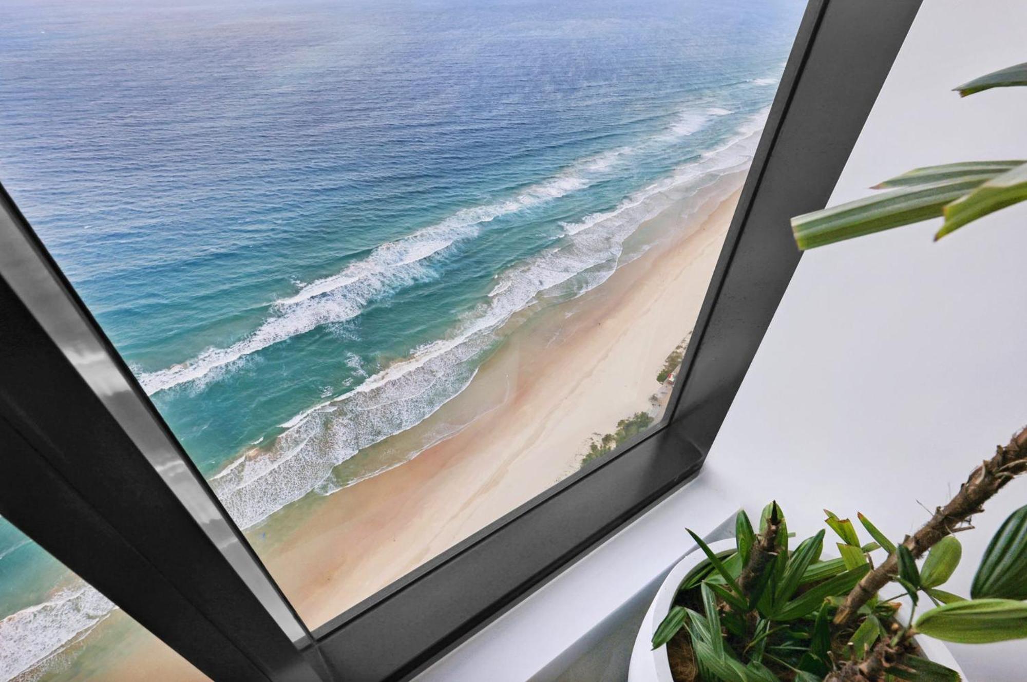 Surfers Paradise New Beachfront Apartments غولد كوست الغرفة الصورة